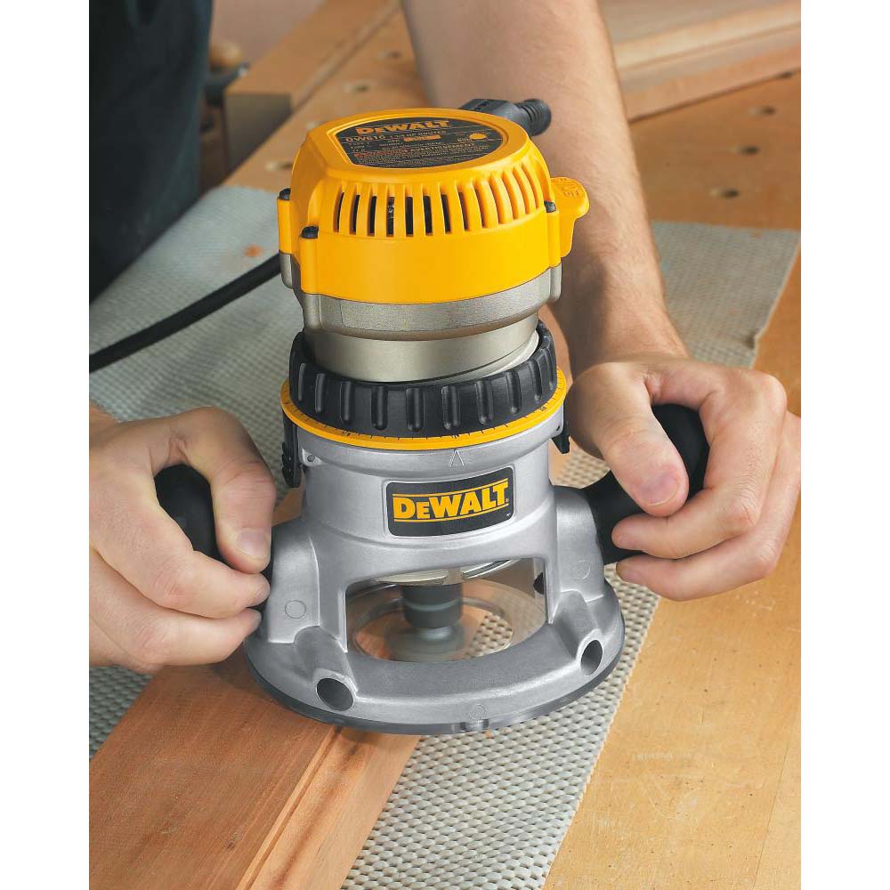 Router de base fija de 1-3/4 HP (potencia máxima del motor).